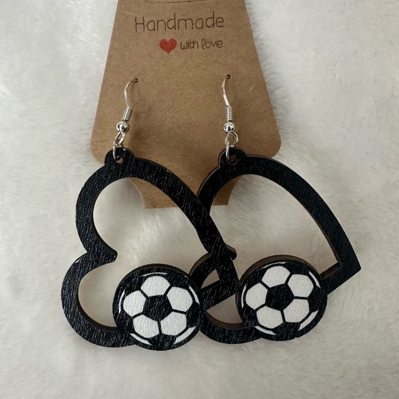 Gorgeous earring bundle - Picture 7 of 9